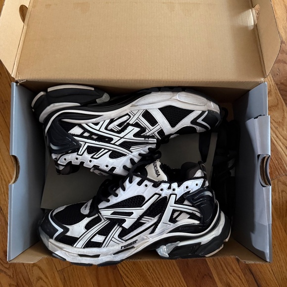 Balenciaga Runner Sneaker 'Black White' size 11 - Picture 3 of 6